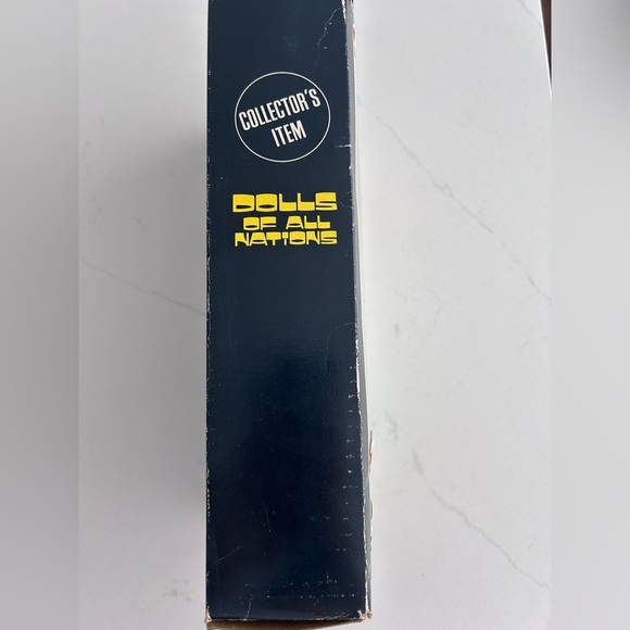 Vintage Dolls of All Nations Poland in original box. - Picture 6 of 11